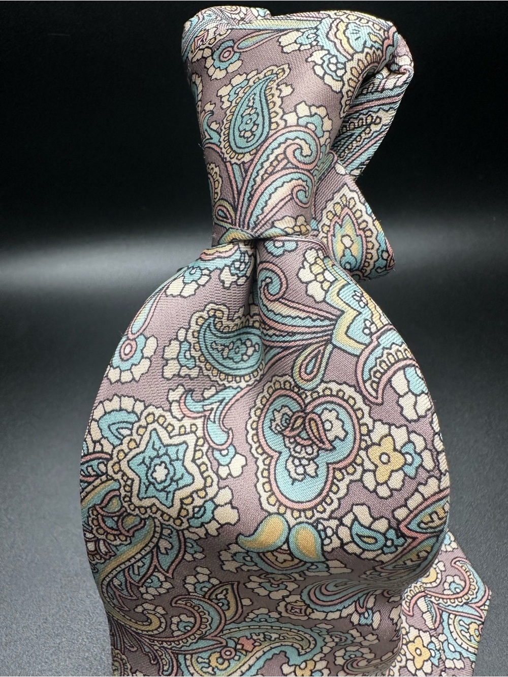 Kuppenheimer — Taupe Ornate Paisley